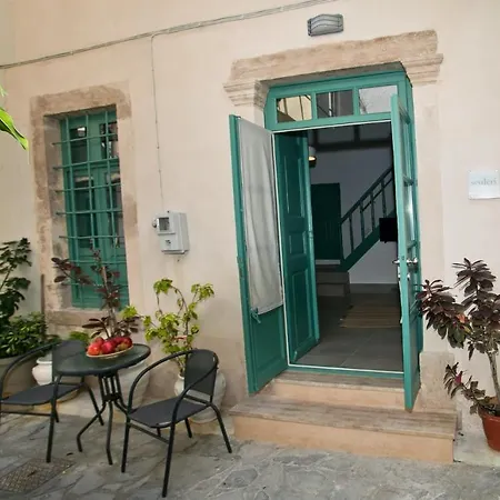 Scaleri Port Holiday home *