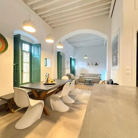 Scaleri Port Holiday home *